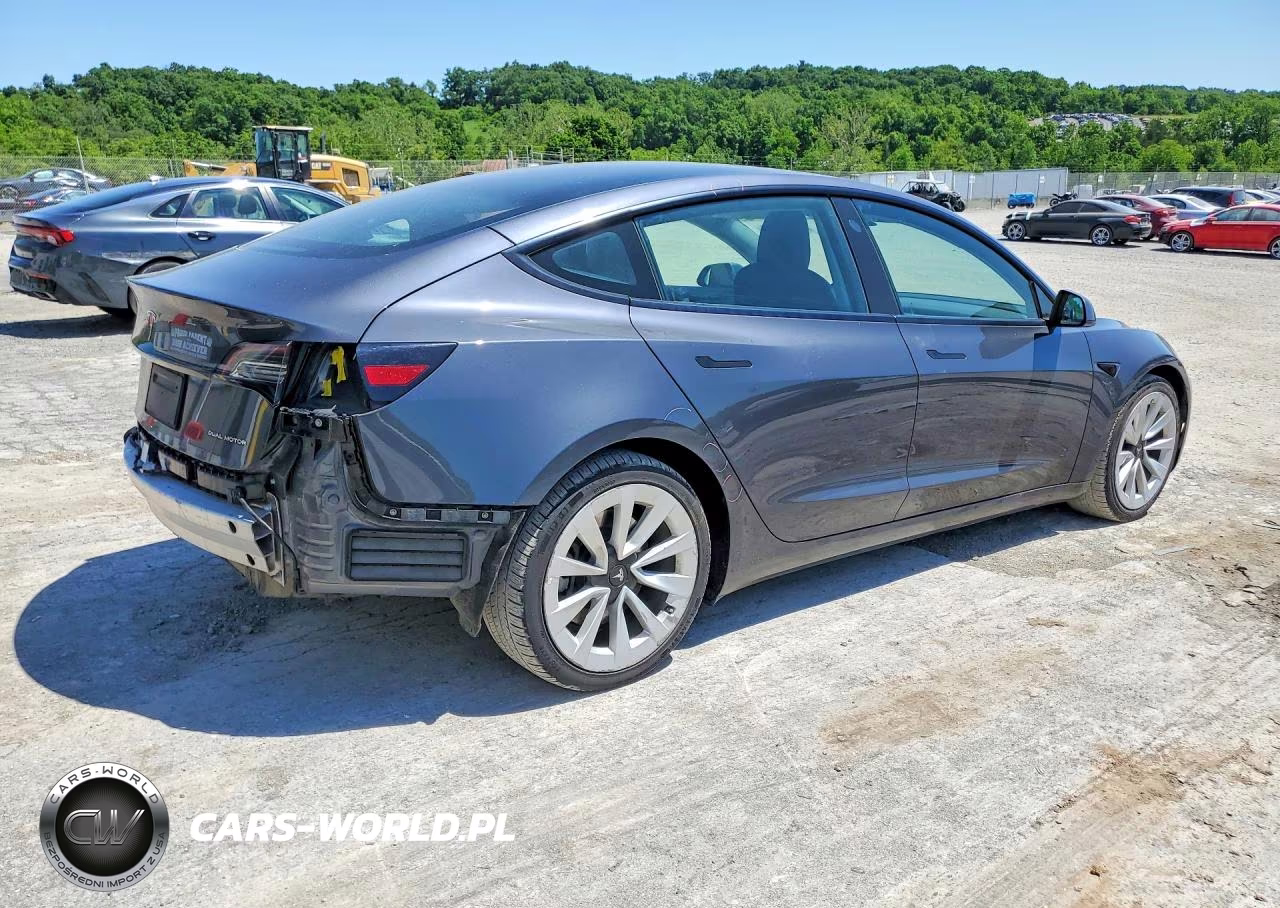 2022 Tesla Model 3 VIN:5YJ3E1EB5NF185136 - 3