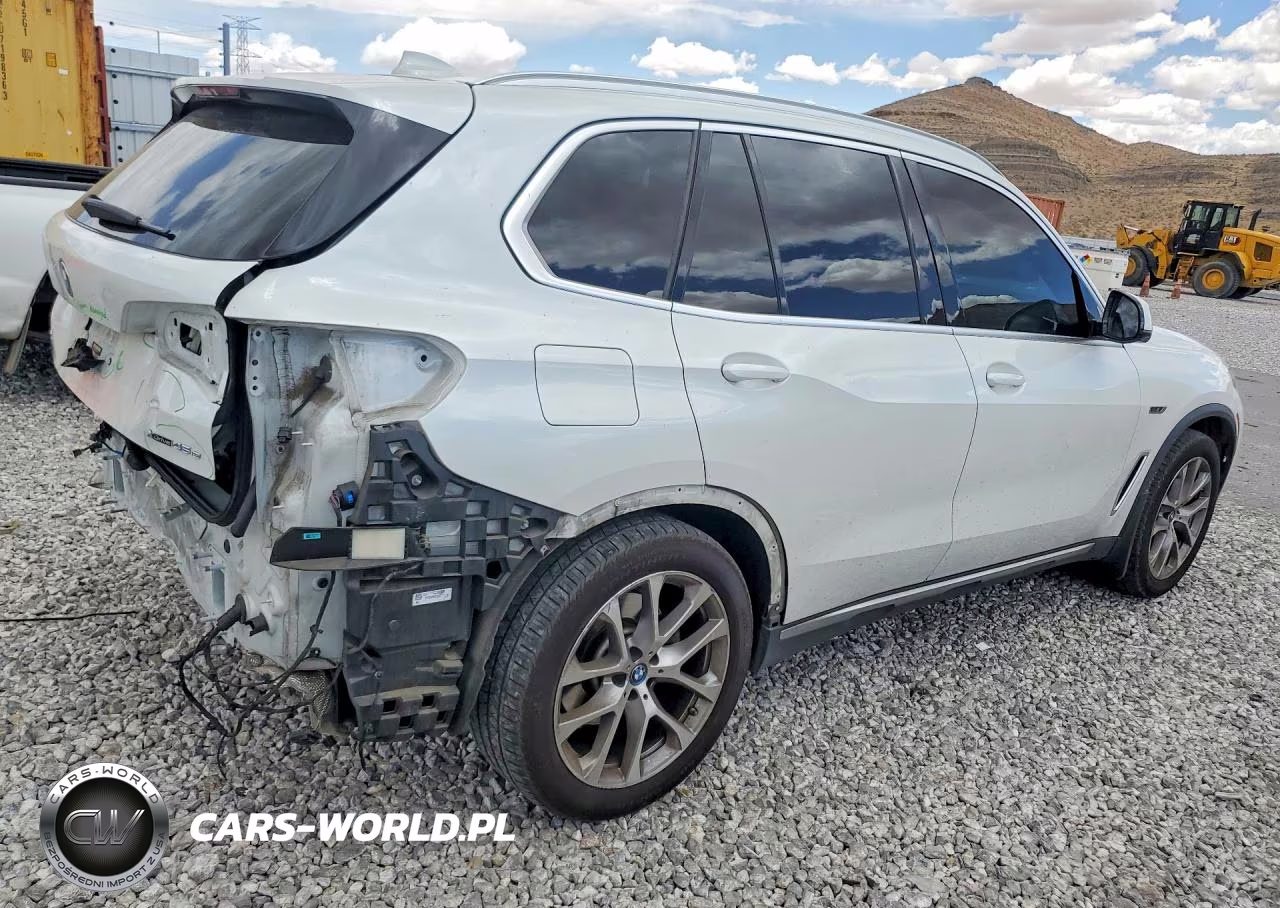 2022 BMW X5 xDrive45E VIN:5UXTA6C06N9L04024 - 3