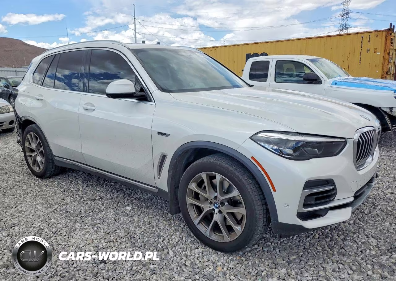 2022 BMW X5 xDrive45E VIN:5UXTA6C06N9L04024 - 4