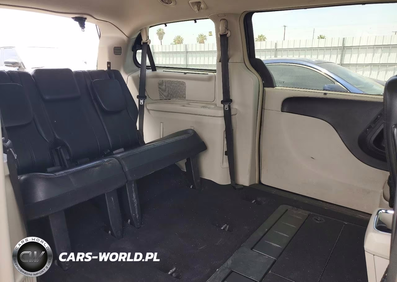 2011 Chrysler Town & Country Touring L VIN:2A4RR8DG0BR666023 - 11