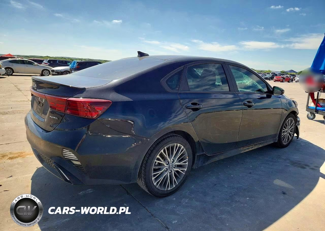 2024 Kia Forte Gt Line VIN:3KPF54AD4RE779430 - 3