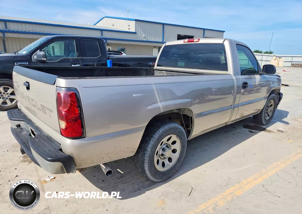 2005 Chevrolet Silverado C1500 VIN:1GCEC14X05Z330976 - 3