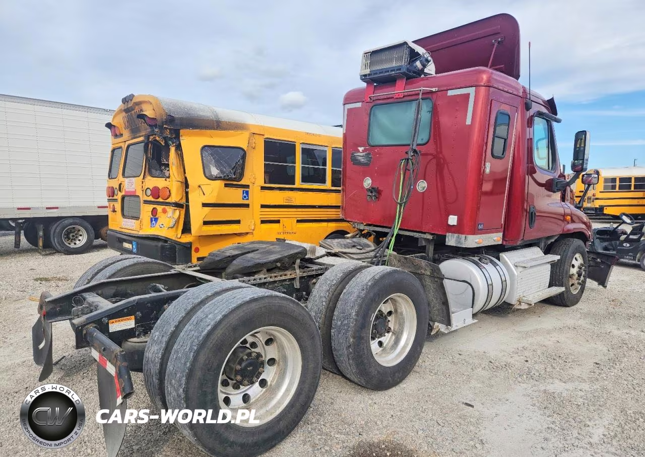 2014 Freightliner Cascadia Semi Truck VIN:3AKJGED66ESFS6408 - 4
