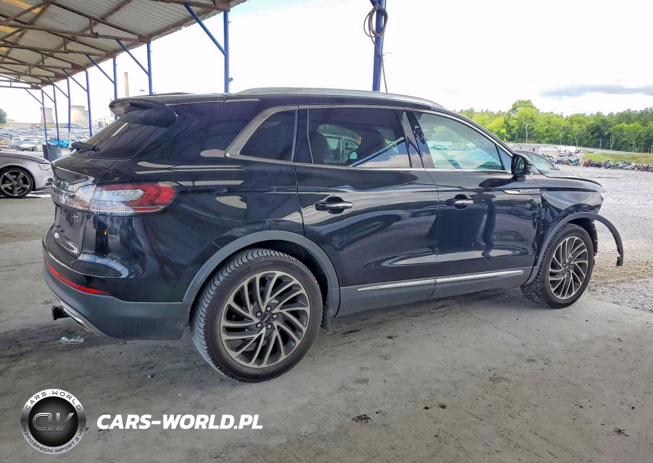2019 Lincoln Nautilus Reserve VIN:2LMPJ6L96KBL12124 - 3