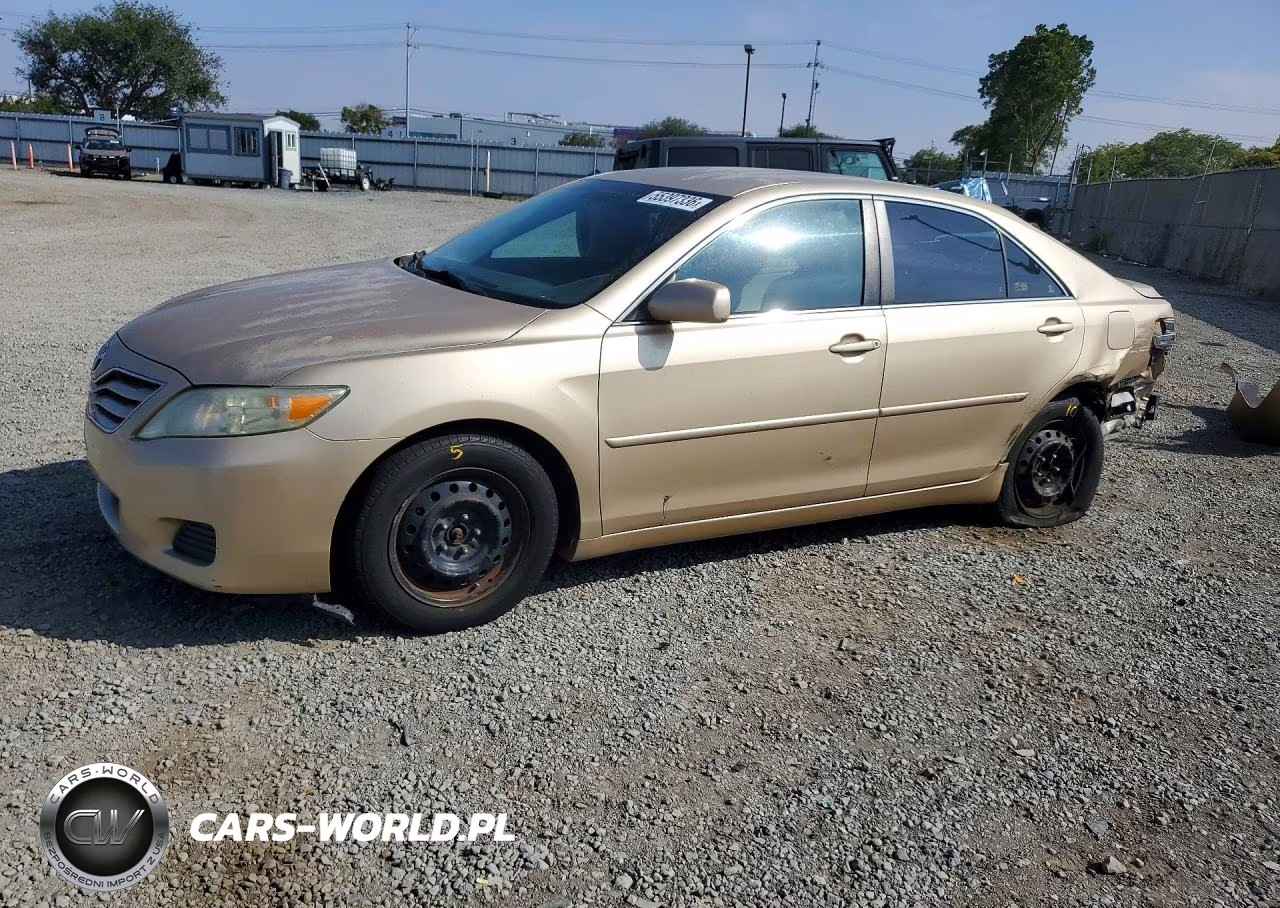 2011 Toyota Camry Le – zdjęcie 1 z 12