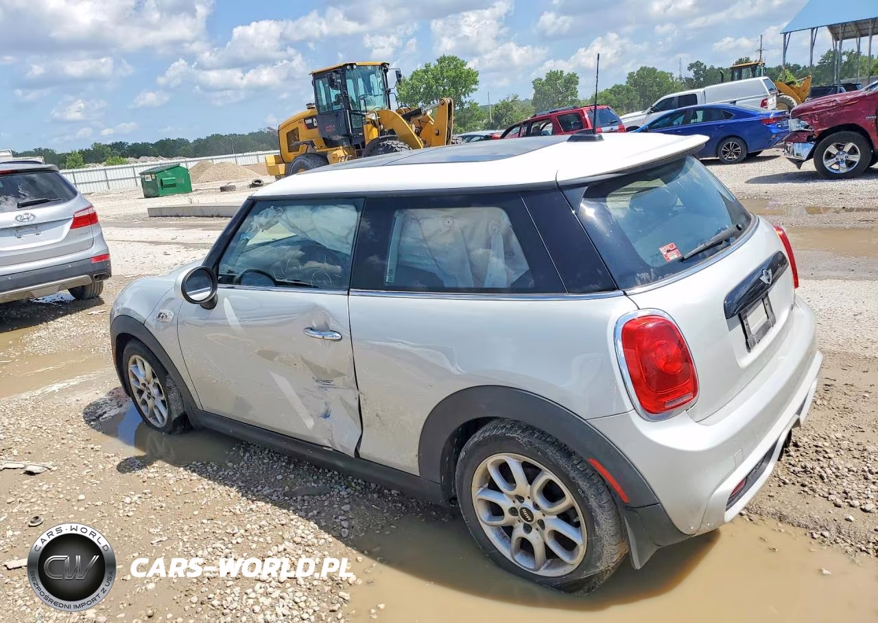 2015 Mini Cooper S VIN:WMWXP7C52F2A40202 - 2