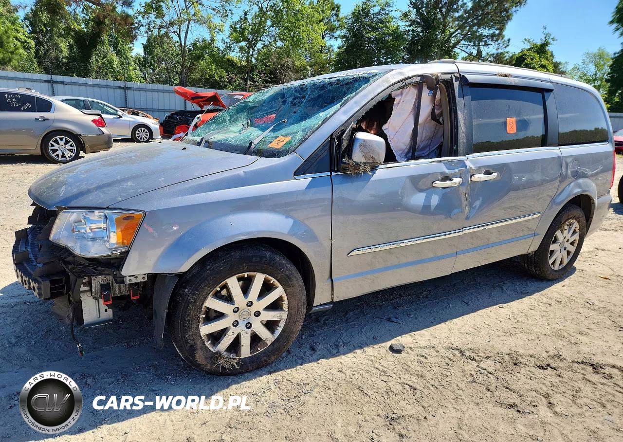 2015 Chrysler Town & Country Touring – zdjęcie 1 z 13