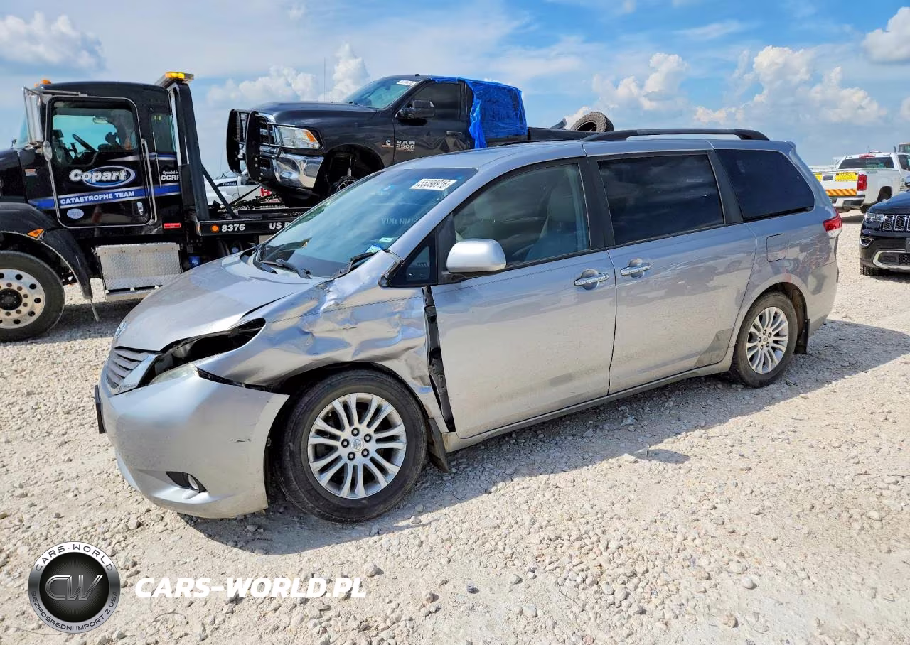 2011 Toyota Sienna Xle 8-Passenger – zdjęcie 1 z 13