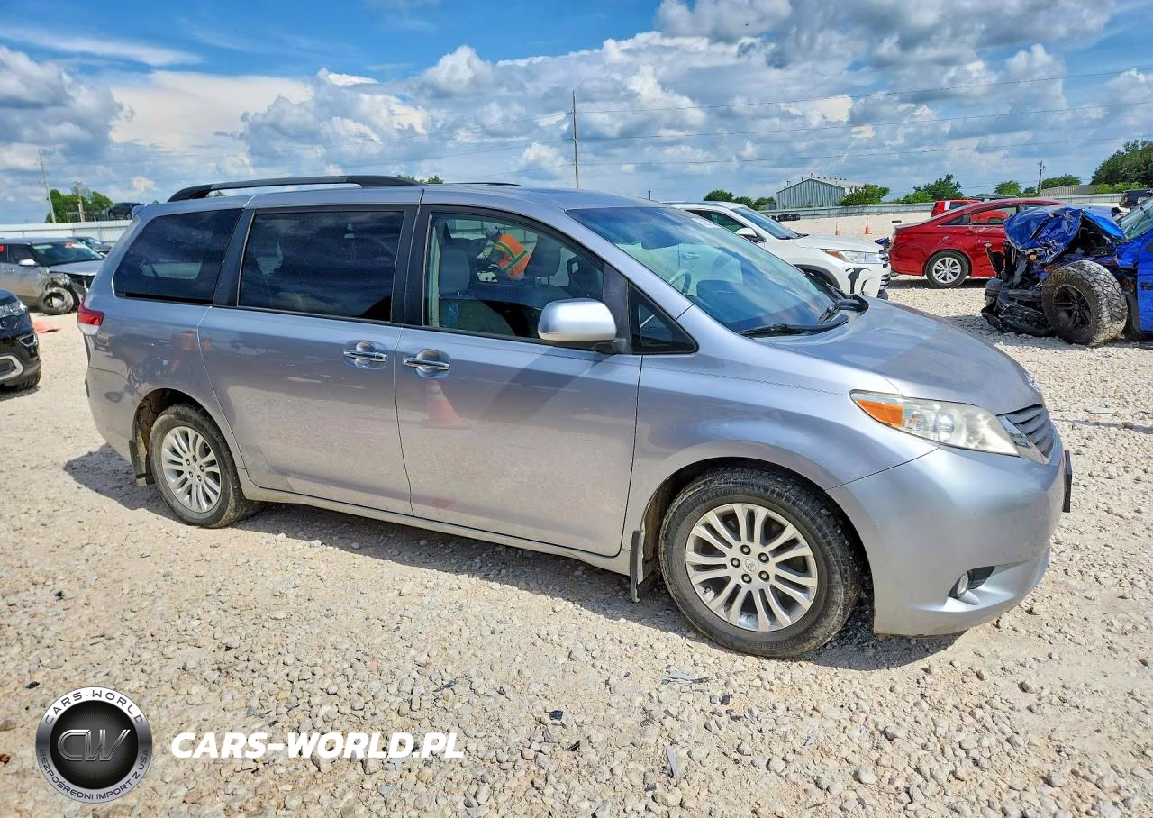 2011 Toyota Sienna Xle 8-Passenger VIN:5TDYK3DC6BS012088 - 4