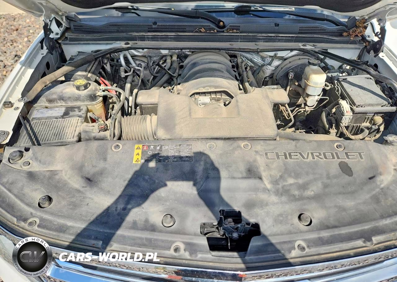 2018 Chevrolet Suburban VIN:1GNSKJKC2JR169201 - 12