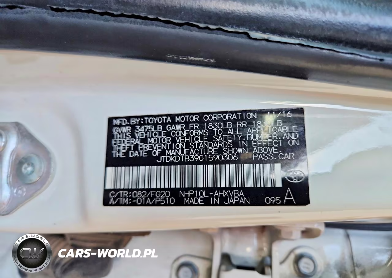 2016 Toyota Prius C Two VIN:JTDKDTB39G1590306 - 12