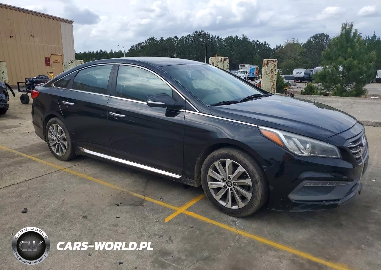 2015 Hyundai Sonata Sport VIN:5NPE34AF8FH077640 - 4