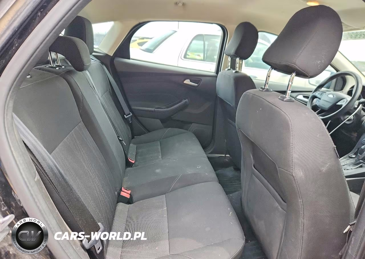 2016 Ford Focus Se VIN:1FADP3K2XGL253418 - 10
