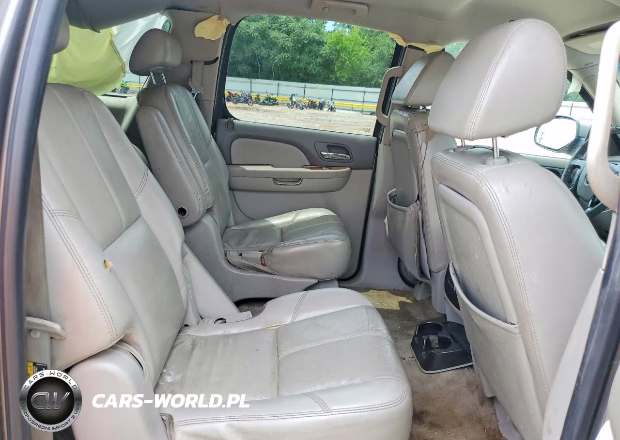 2007 Chevrolet Suburban C1500 VIN:1GNFC16037J216712 - 11