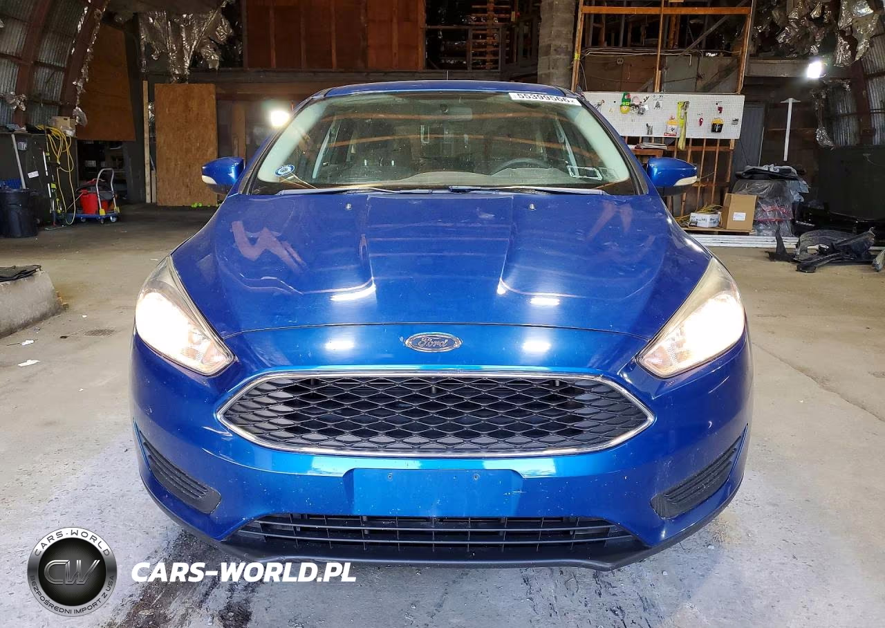 2018 Ford Focus Se VIN:1FADP3K21JL298061 - 5