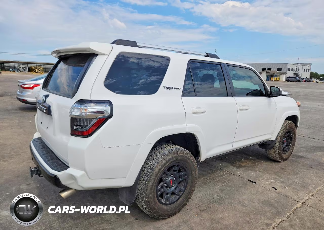 2015 Toyota 4Runner Trd Pro VIN:JTEBU5JR4F5232762 - 3
