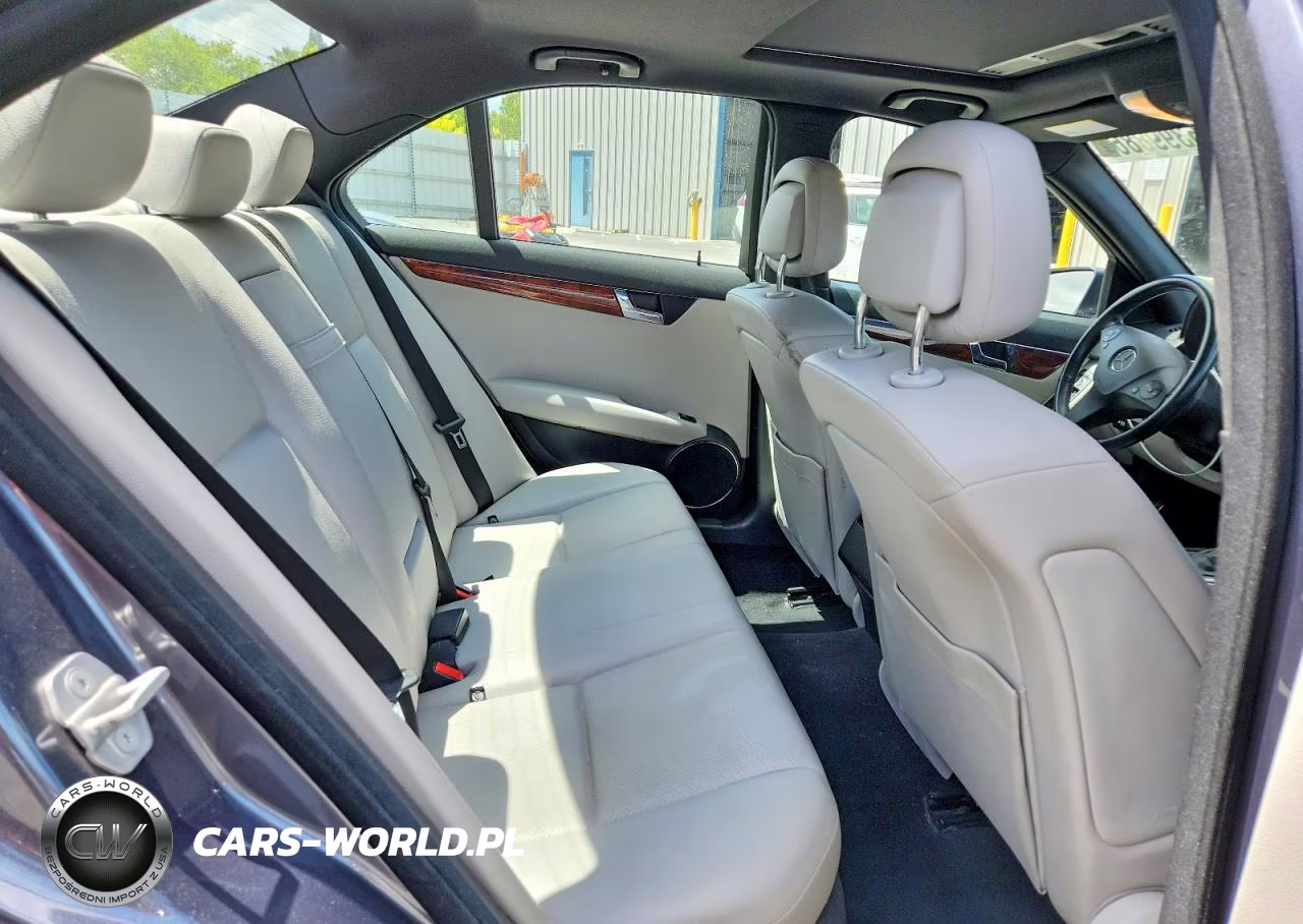 2011 Mercedes-Benz C 300 VIN:WDDGF5EB1BR174877 - 10