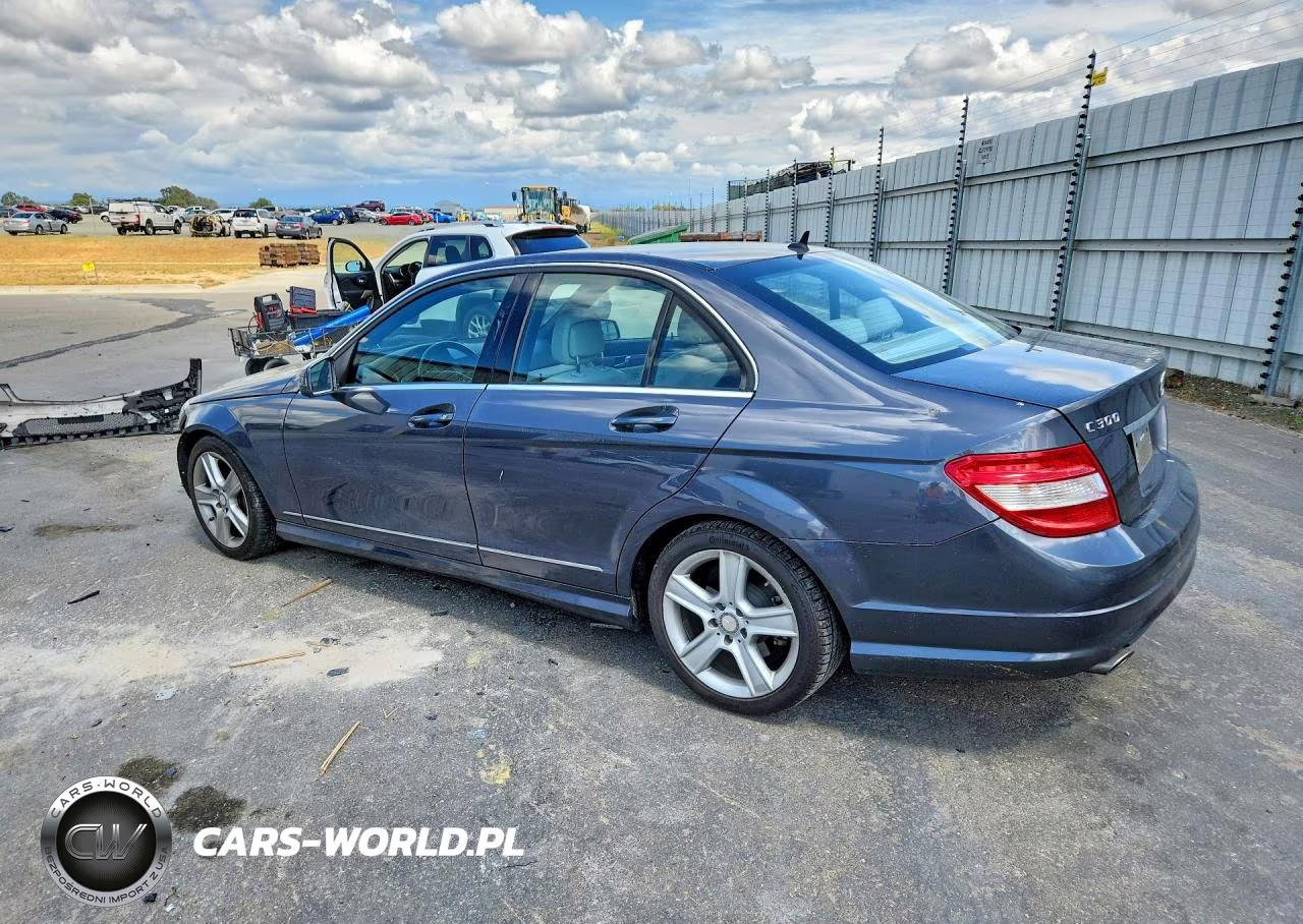 2011 Mercedes-Benz C 300 VIN:WDDGF5EB1BR174877 - 2