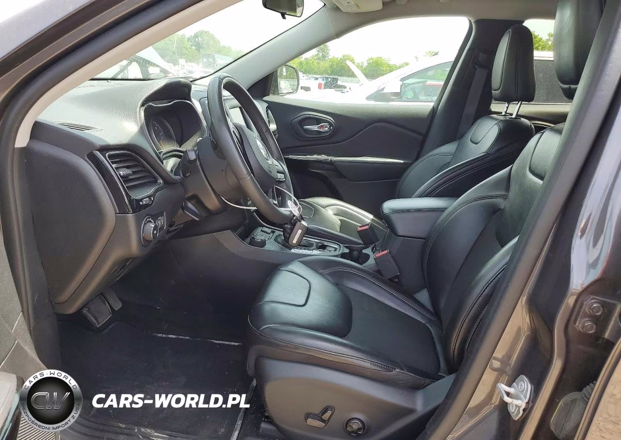2020 Jeep Cherokee Latitude Plus VIN:1C4PJMLB8LD603789 - 7