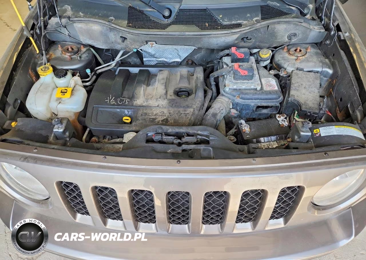 2013 Jeep Patriot Latitude VIN:1C4NJRFBXDD274286 - 12
