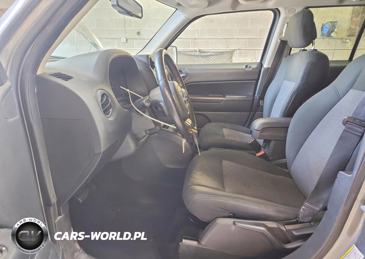 2013 Jeep Patriot Latitude VIN:1C4NJRFBXDD274286 - 7