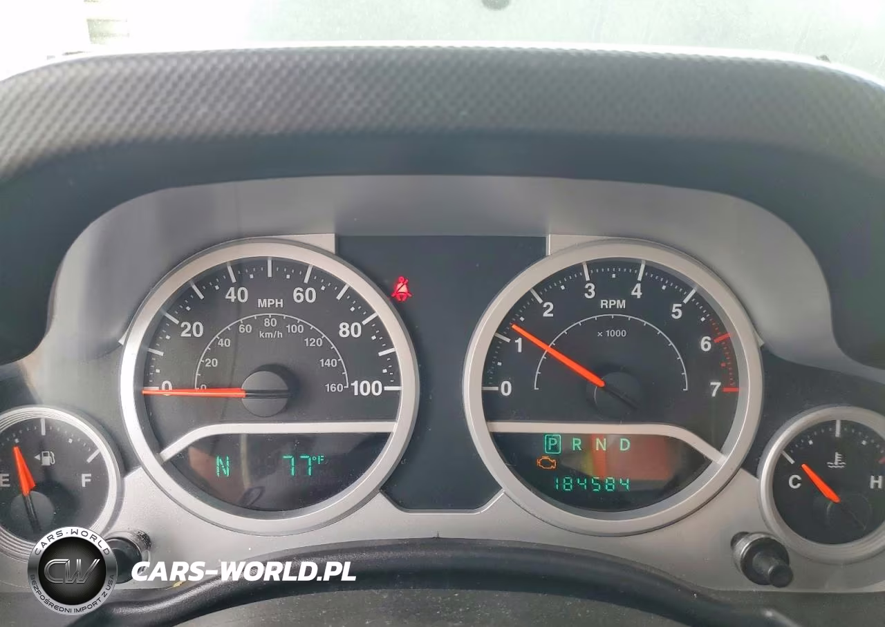 2008 Jeep Wrangler Unlimited Sahara VIN:1J8GA59148L542743 - 9