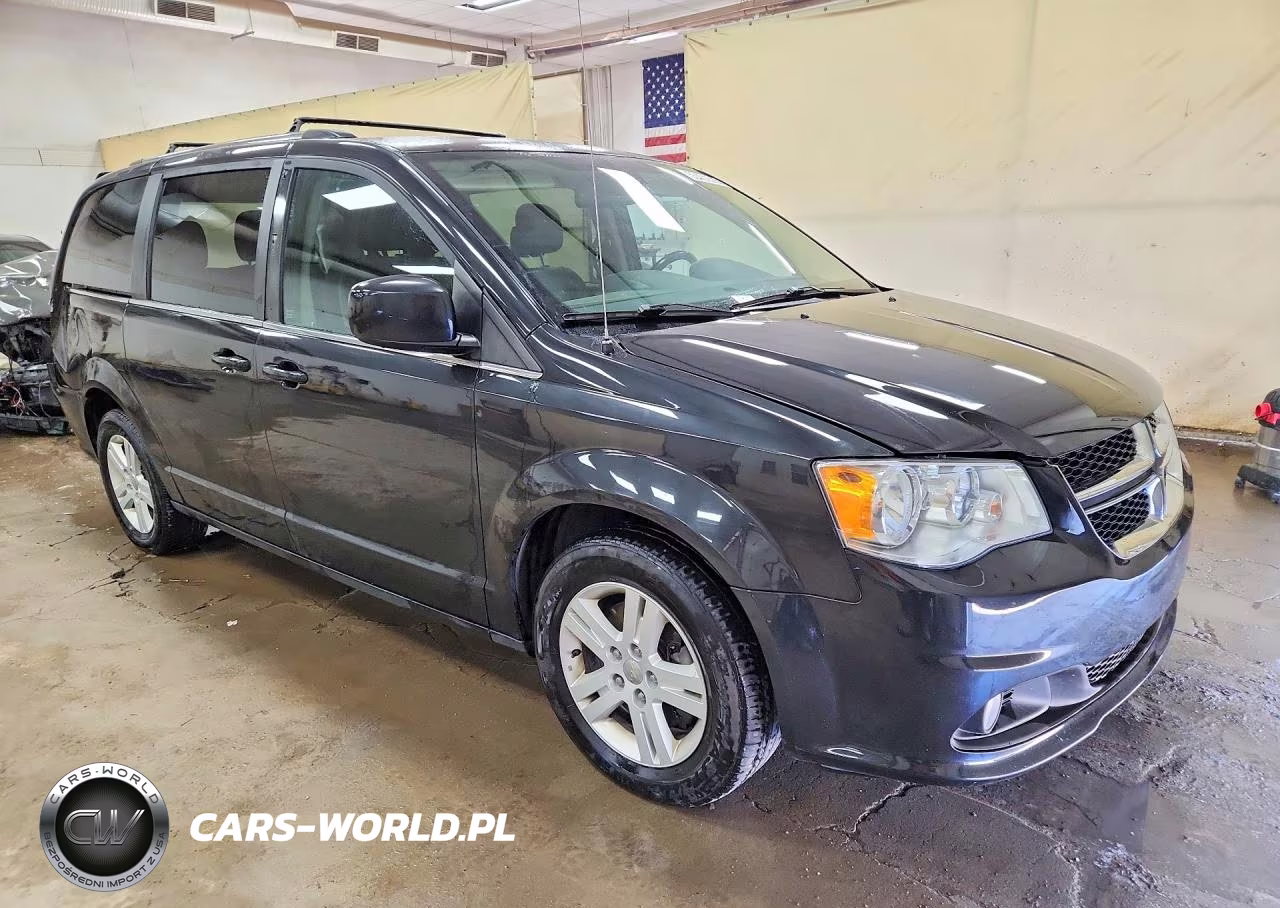 2019 Dodge Grand Caravan Crew VIN:2C4RDGDG5KR633842 - 4