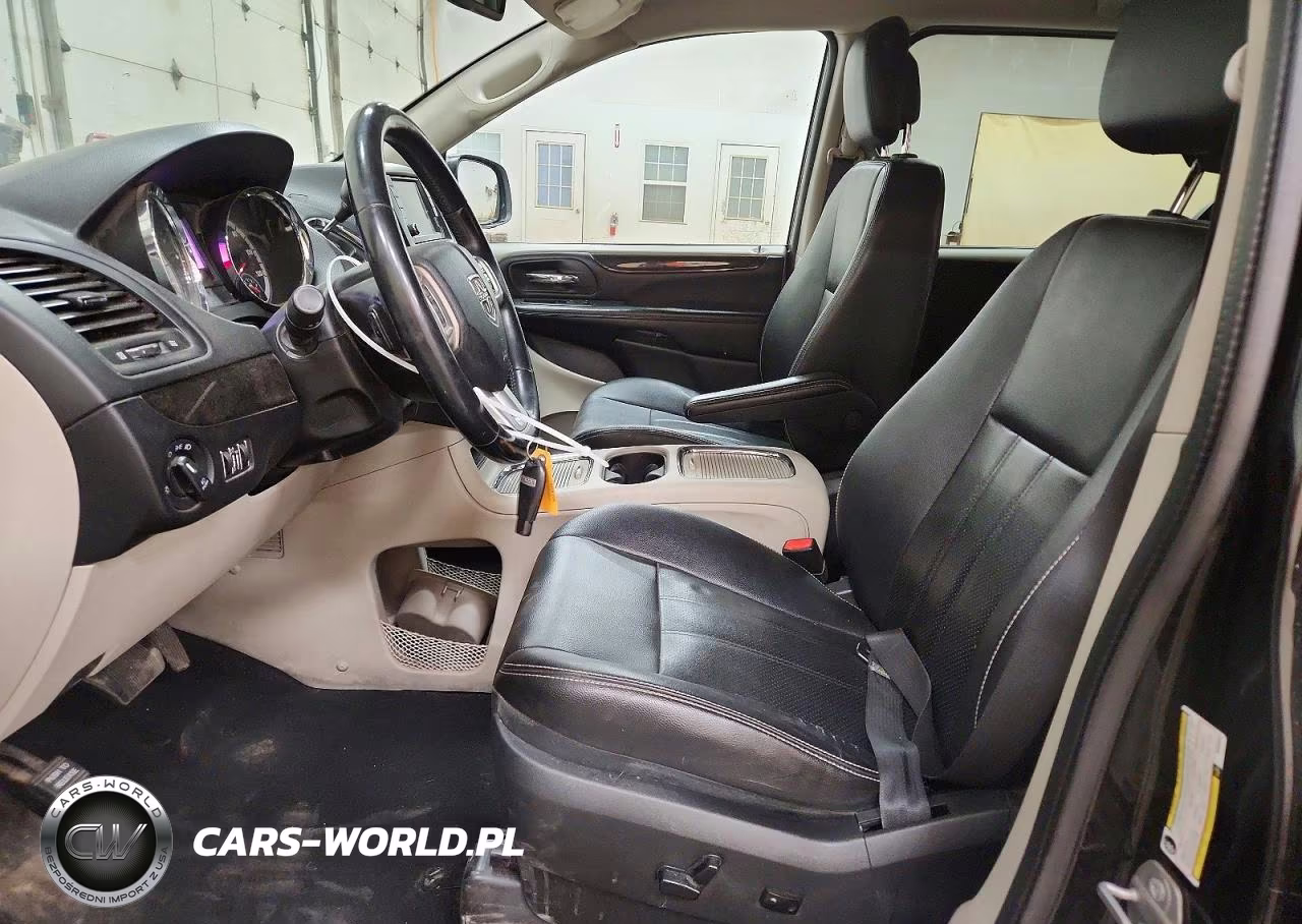 2019 Dodge Grand Caravan Crew VIN:2C4RDGDG5KR633842 - 7