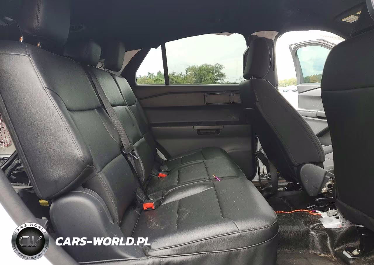 2025 Ford Explorer Police Interceptor VIN:1FM5K8AW1SGA87804 - 10