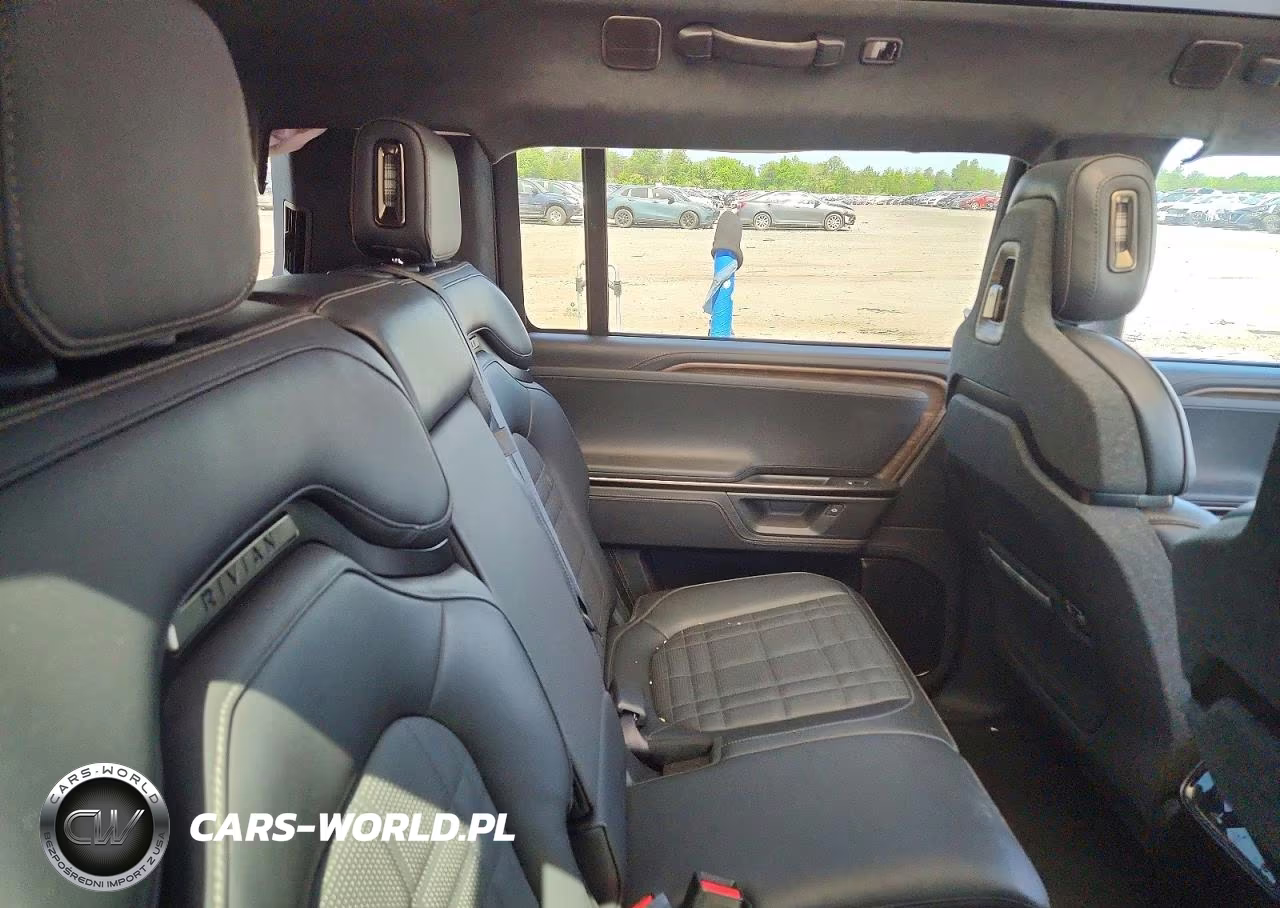 2025 Rivian R1S Premium VIN:7PDSGCBP5SN060757 - 11