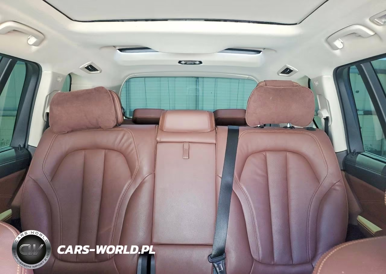 2020 BMW X7 xDrive40I VIN:5UXCW2C02L9A01929 - 10