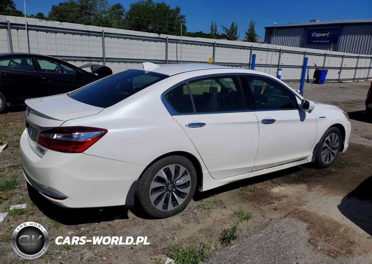 2017 Honda Accord Touring Hybrid VIN:JHMCR6F76HC004427 - 3