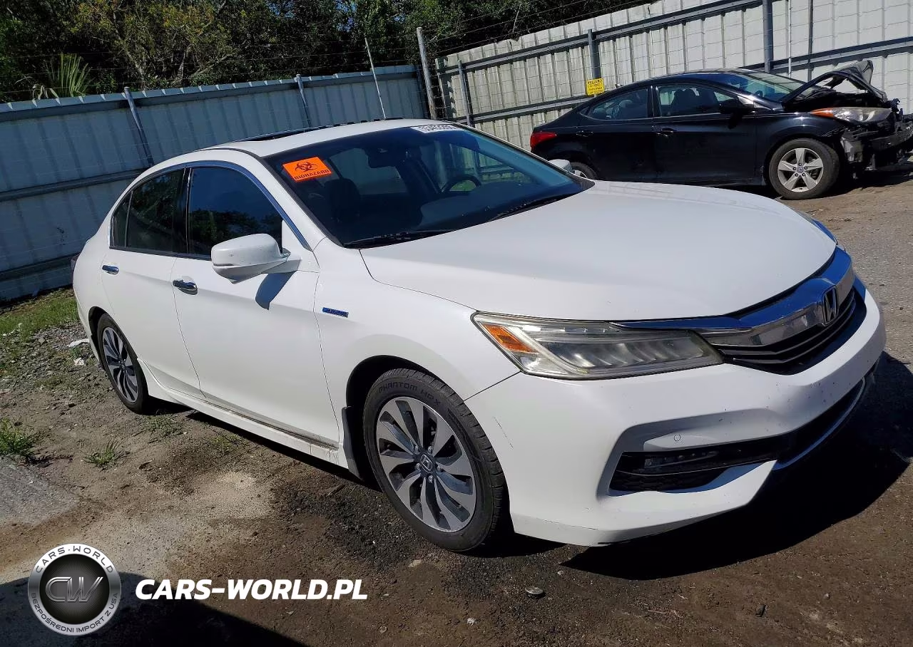 2017 Honda Accord Touring Hybrid VIN:JHMCR6F76HC004427 - 4