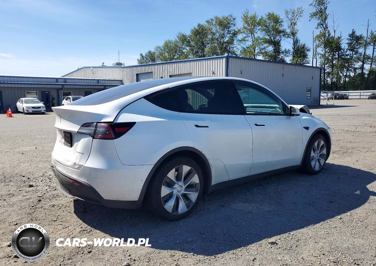2021 Tesla Model Y VIN:5YJYGAEE9MF237781 - 3