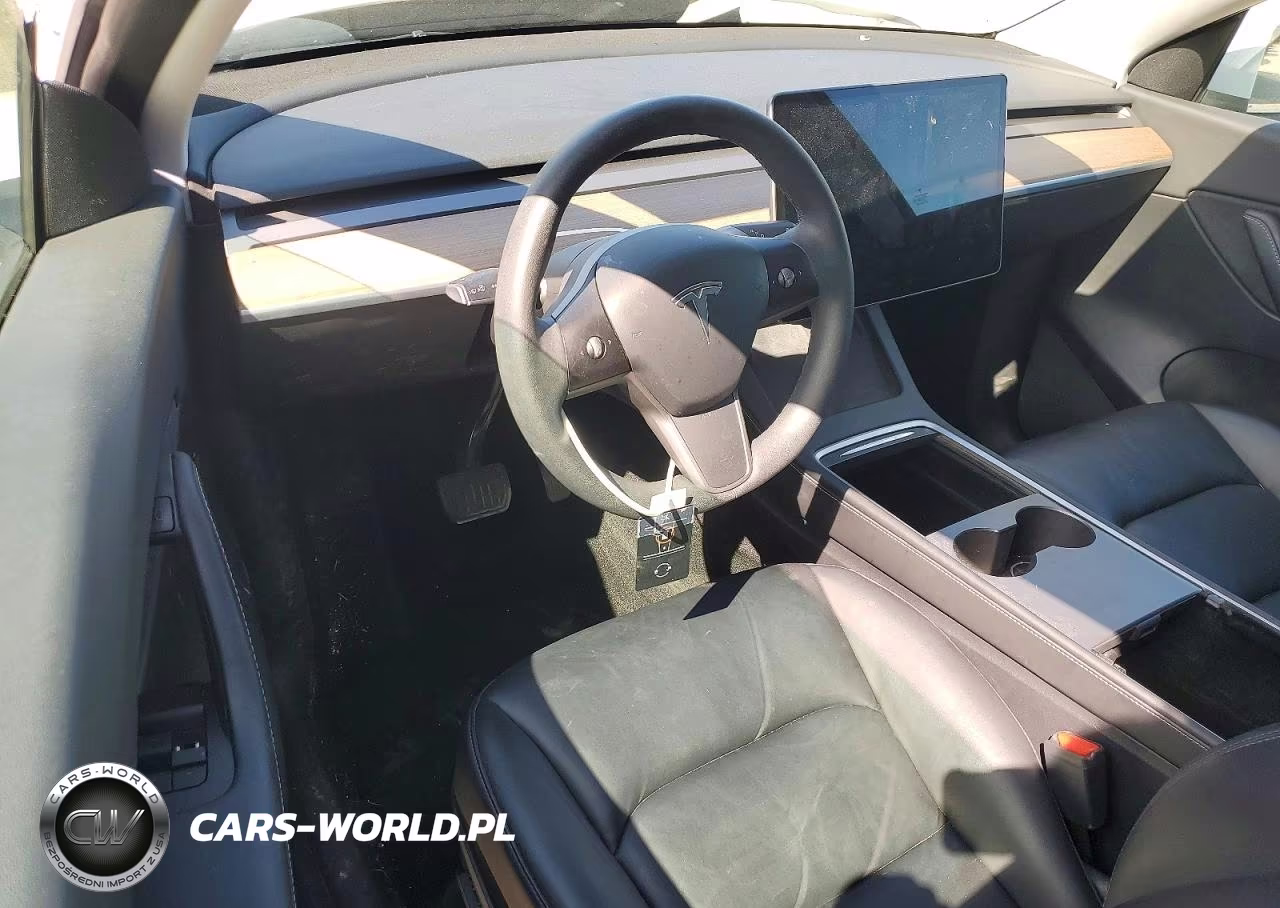 2021 Tesla Model Y VIN:5YJYGAEE9MF237781 - 8