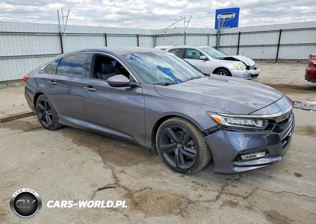 2018 Honda Accord Sport VIN:1HGCV1F32JA145978 - 4
