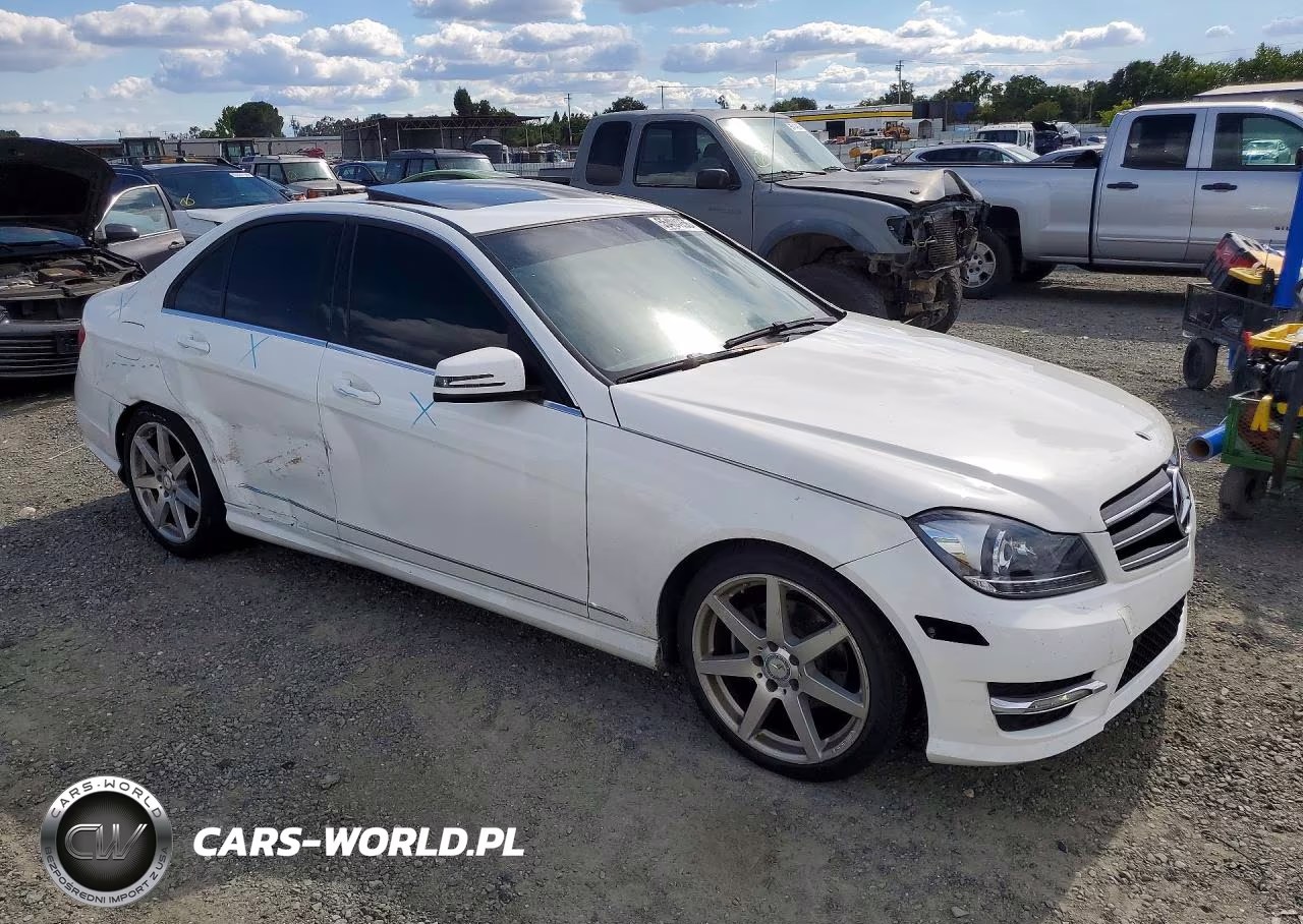 2014 Mercedes-Benz C 250 Luxury-Sport VIN:WDDGF4HB9EG255163 - 4