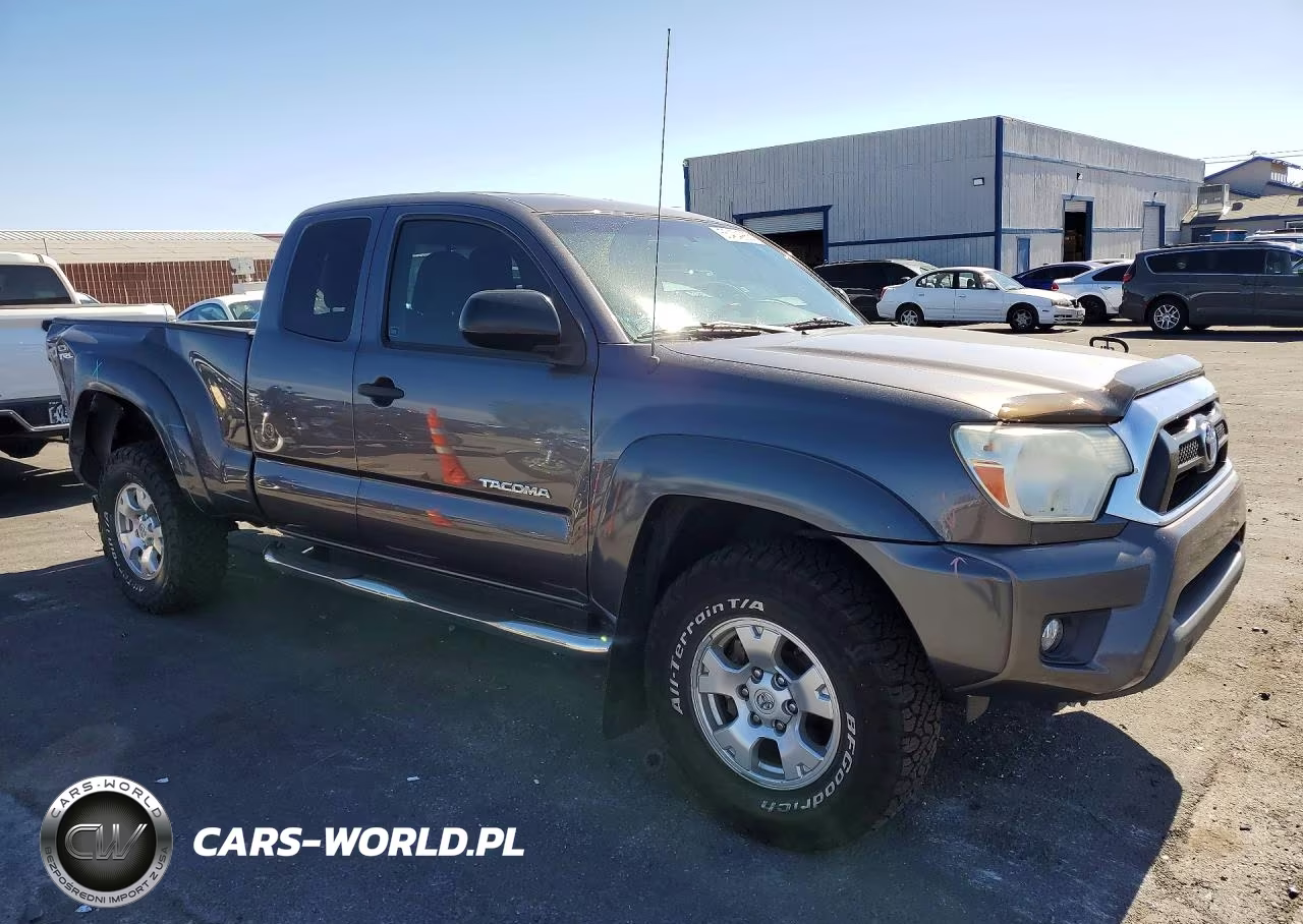2015 Toyota Tacoma V6 VIN:5TFUU4EN2FX141167 - 4