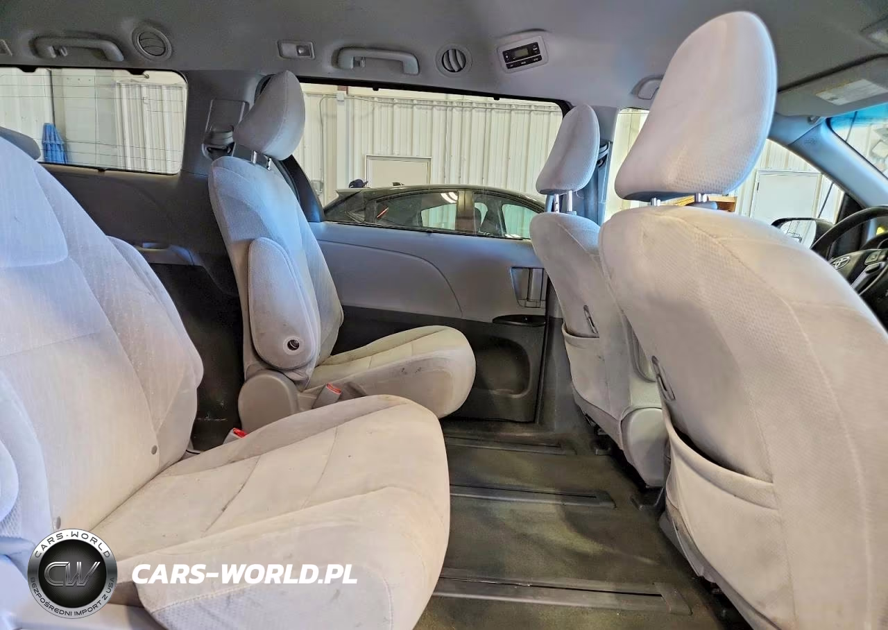 2017 Toyota Sienna Le VIN:5TDJZ3DC6HS166404 - 10