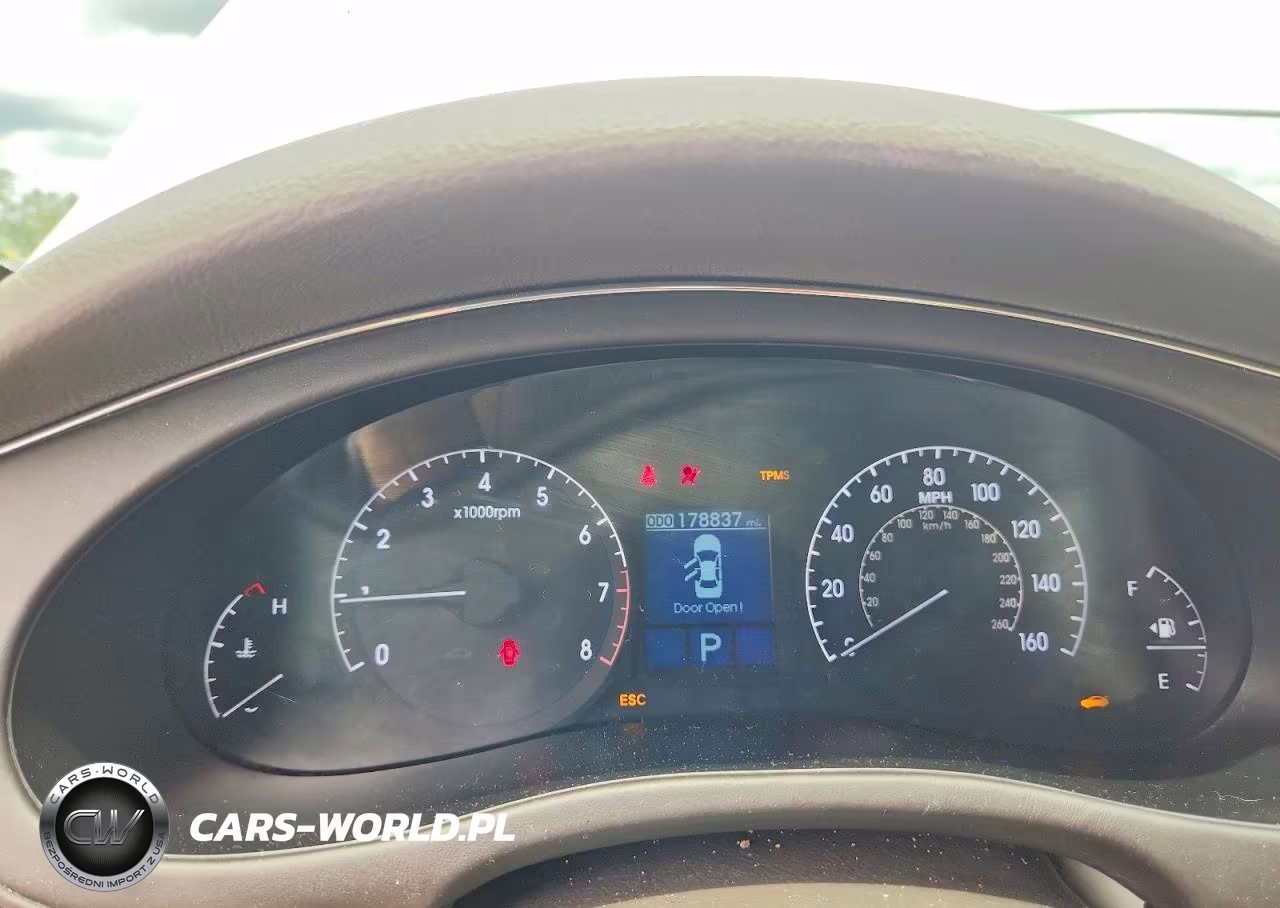 2010 Hyundai Genesis 4.6L VIN:KMHGC4DF5AU108101 - 9