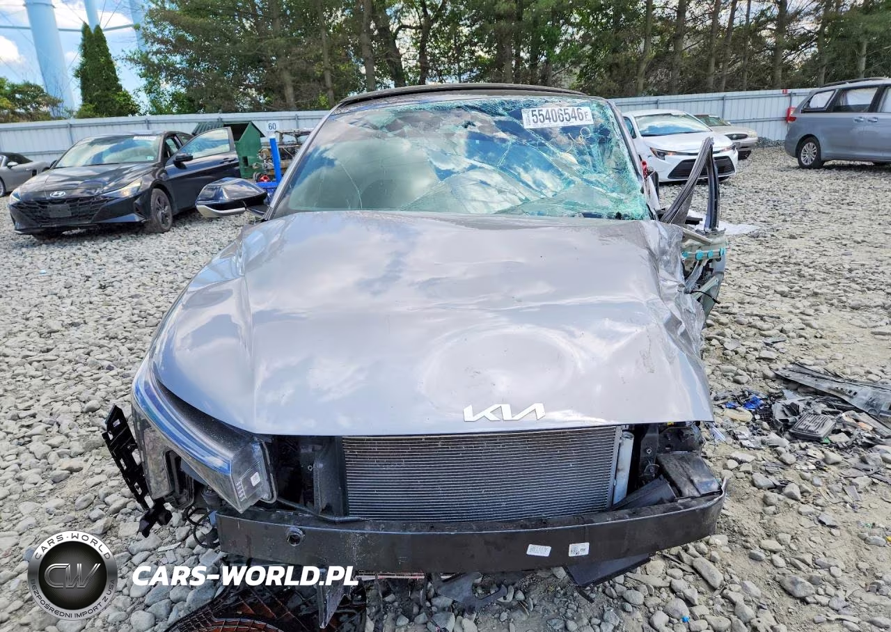 2025 Kia K4 Gt Line VIN:3KPFW4DE6SE074653 - 5