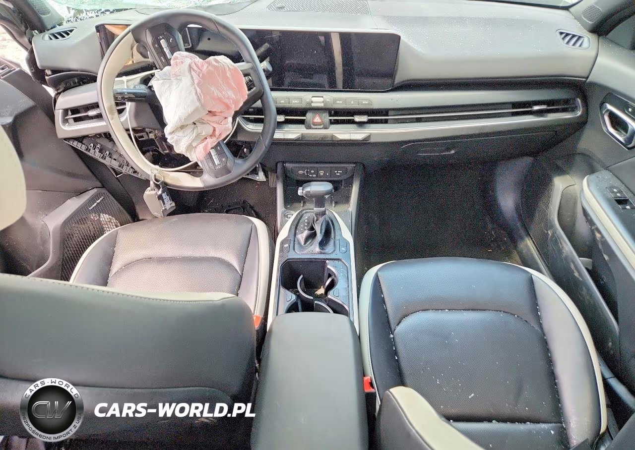 2025 Kia K4 Gt Line VIN:3KPFW4DE6SE074653 - 8