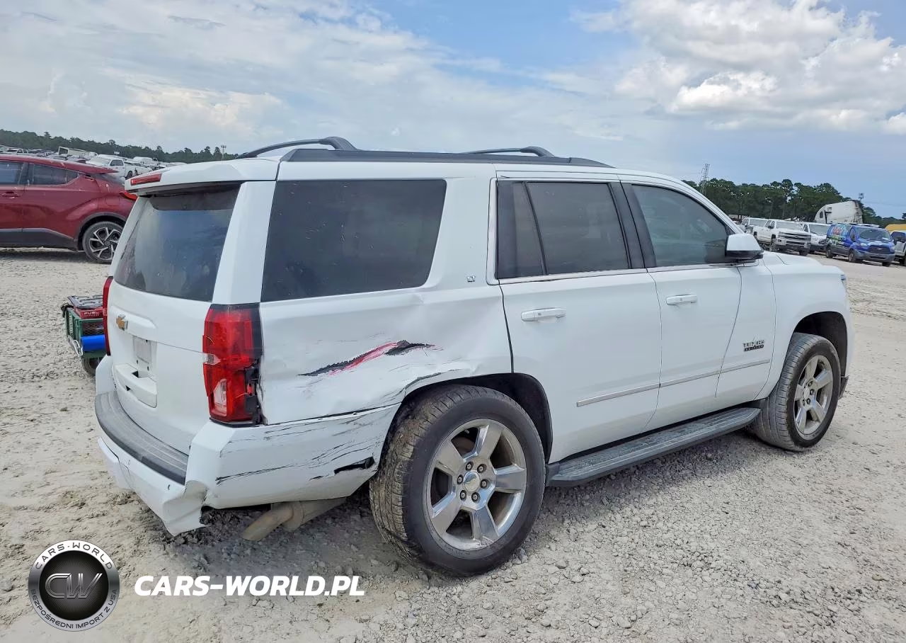 2017 Chevrolet Tahoe C1500 Lt VIN:1GNSCBKC3HR116861 - 3