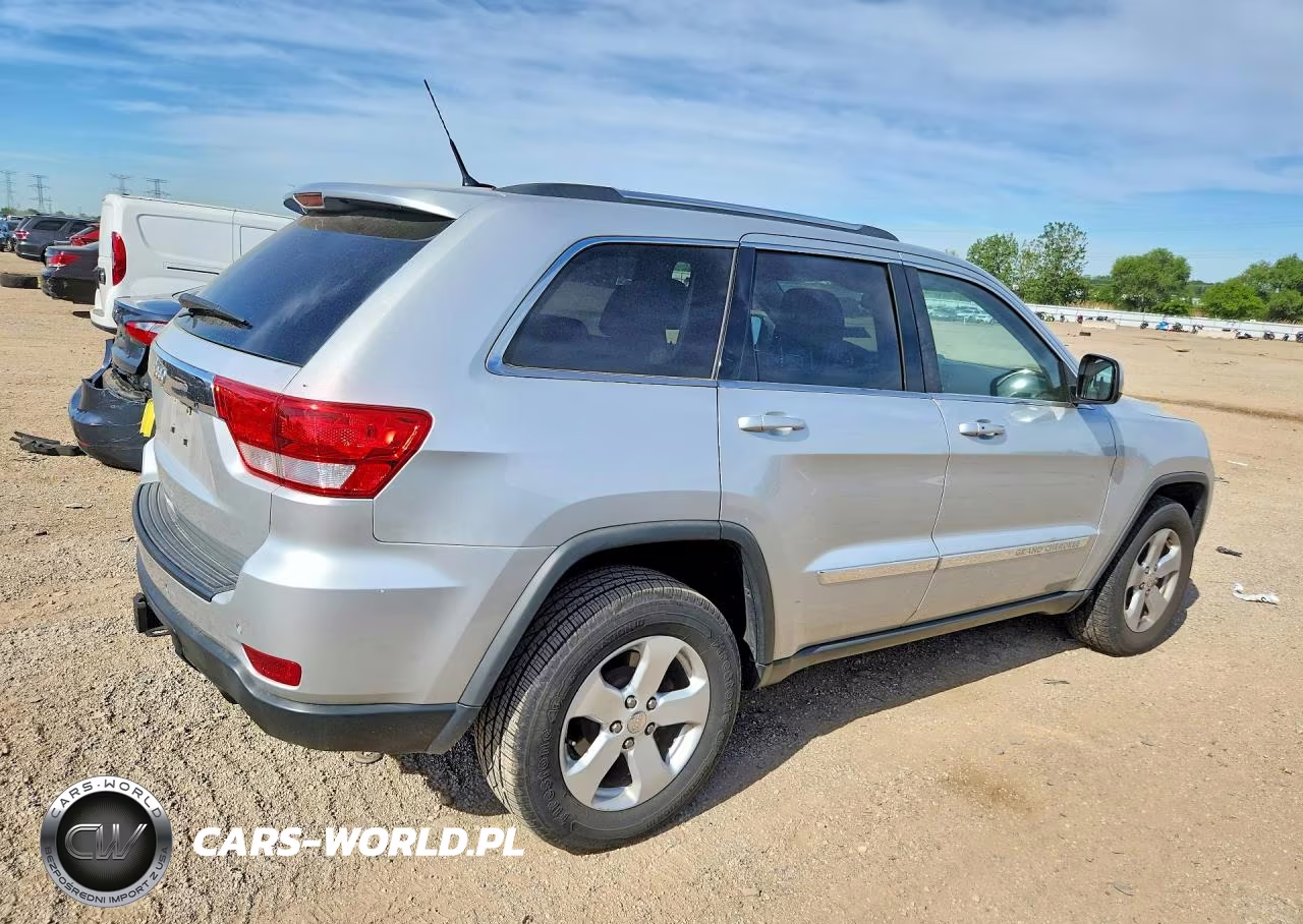 2011 Jeep Grand Cherokee Laredo VIN:1J4RR4GG0BC508052 - 3
