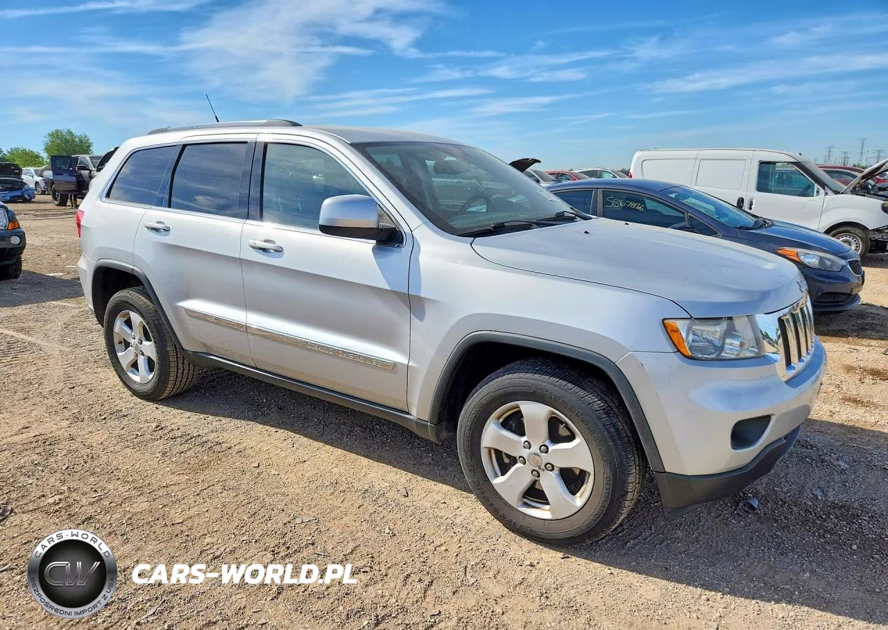 2011 Jeep Grand Cherokee Laredo VIN:1J4RR4GG0BC508052 - 4