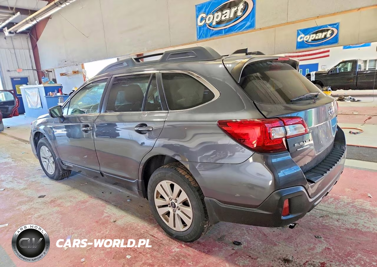 2018 Subaru Outback 2.5I Premium VIN:4S4BSACC7J3334181 - 2