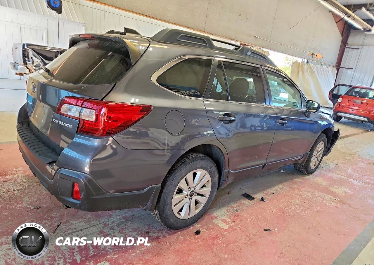 2018 Subaru Outback 2.5I Premium VIN:4S4BSACC7J3334181 - 3