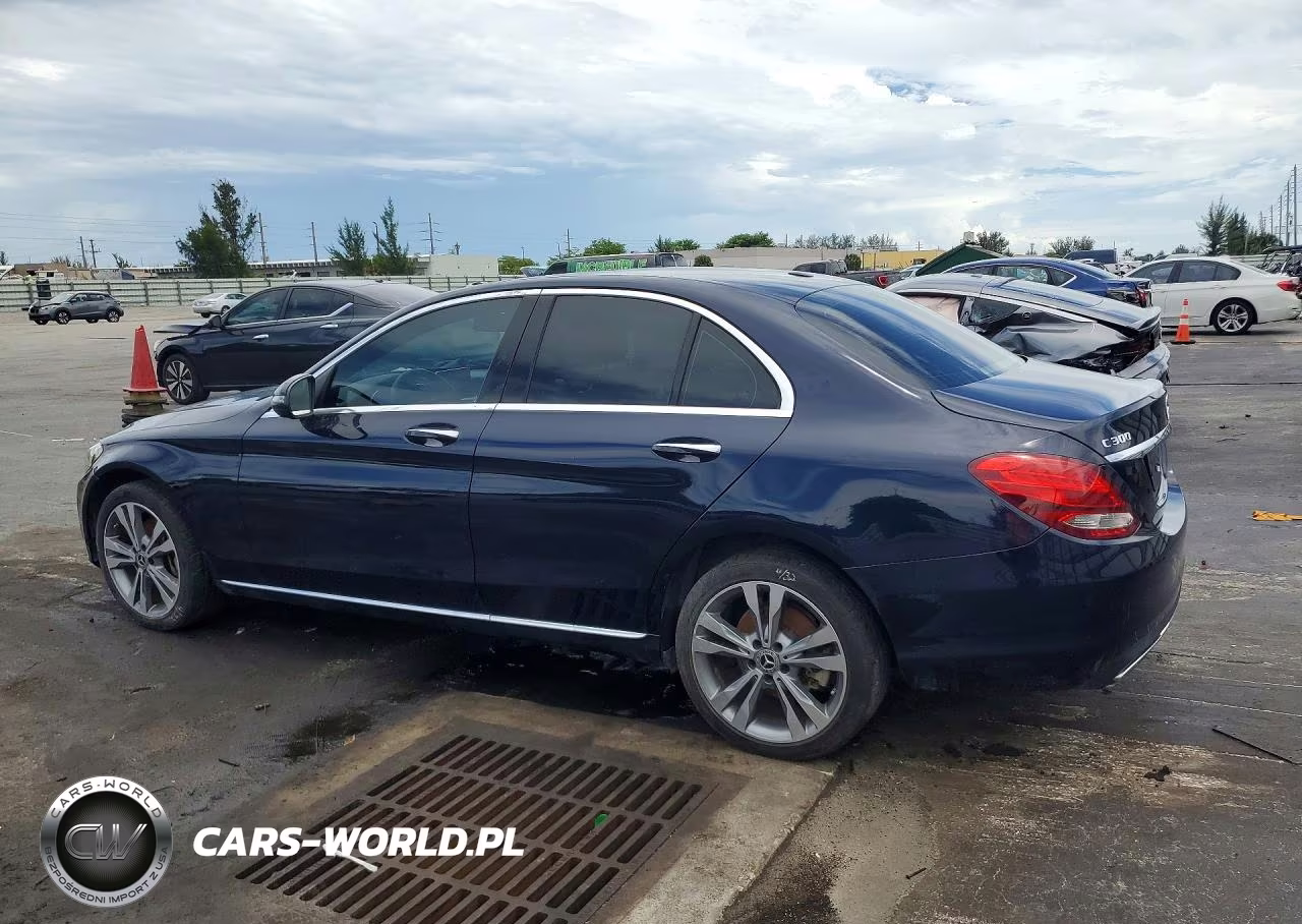 2018 Mercedes-Benz C 300 4Matic VIN:55SWF4KB8JU242678 - 2