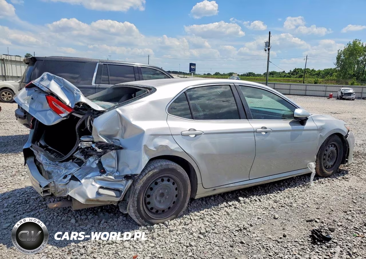 2018 Toyota Camry L VIN:4T1B11HK9JU552880 - 3