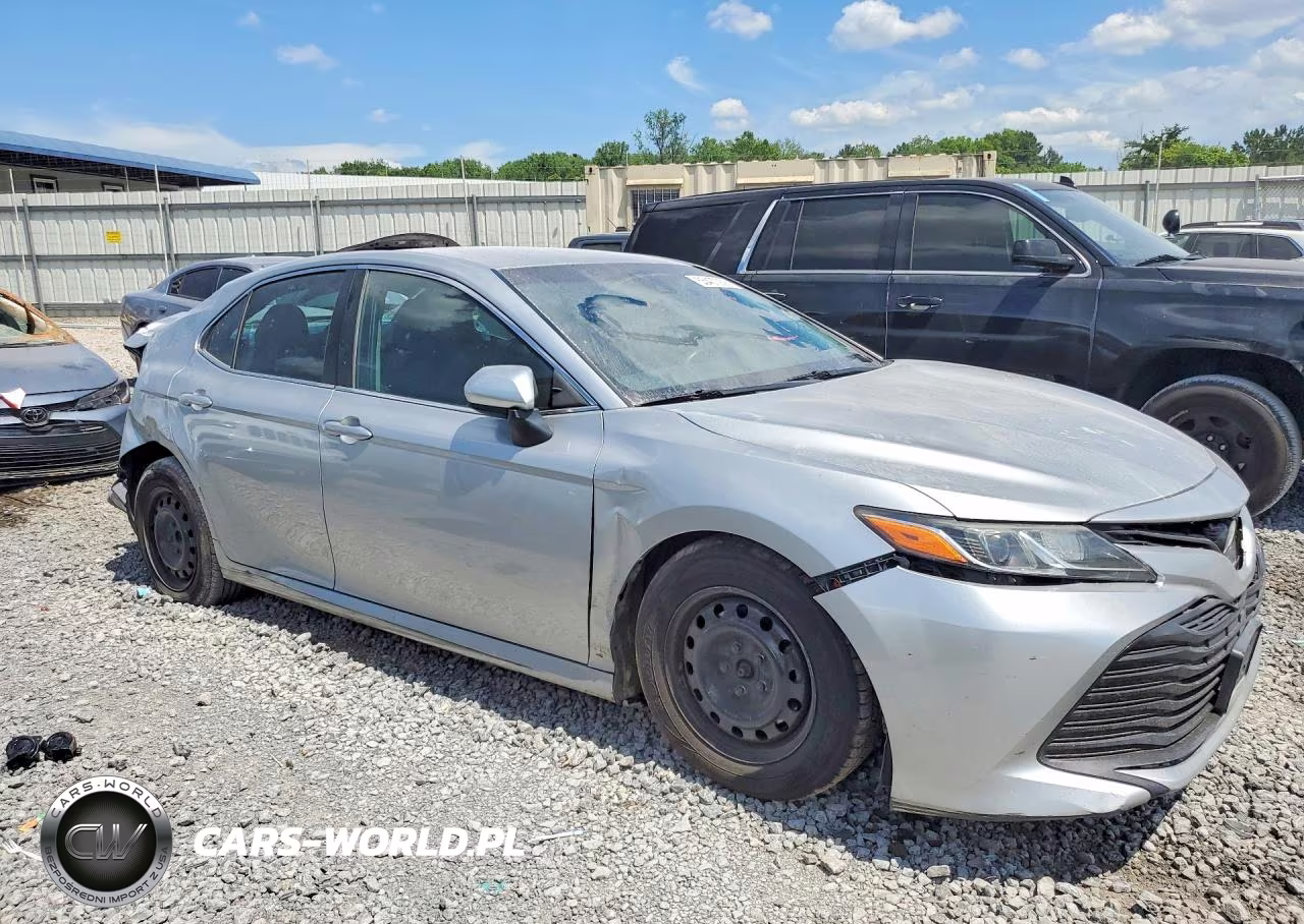 2018 Toyota Camry L VIN:4T1B11HK9JU552880 - 4